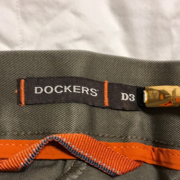 36x30 Olive Docker D3 Flat-Front Khakis - Picture 5 of 5
